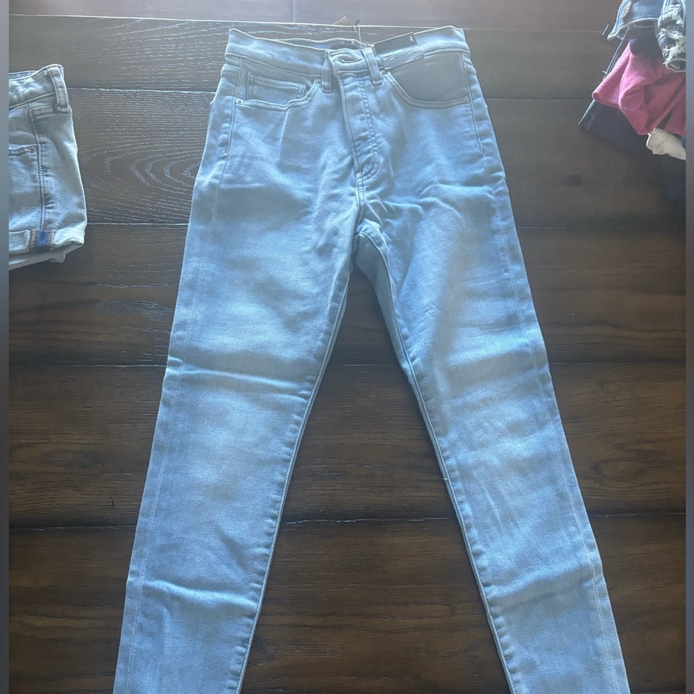 BWT CROPPED SKINNY JEANS